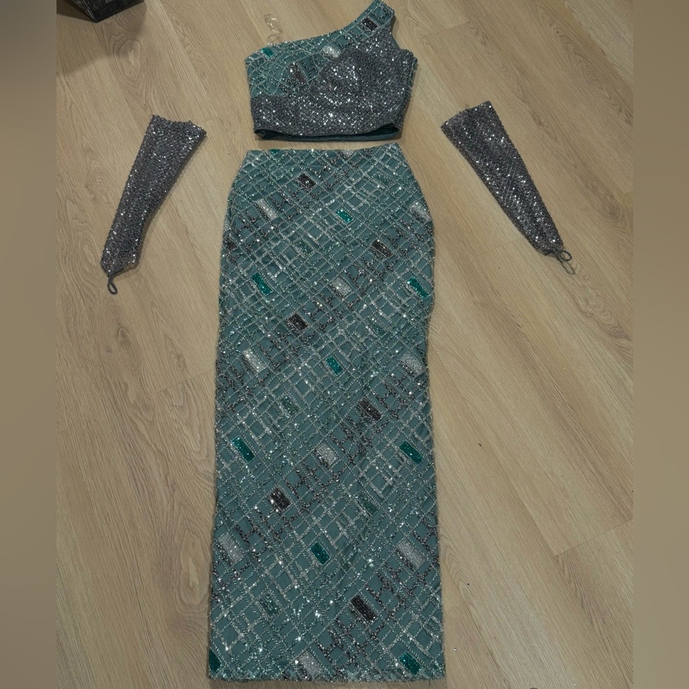 2 piece dress very n fabric and gloves style